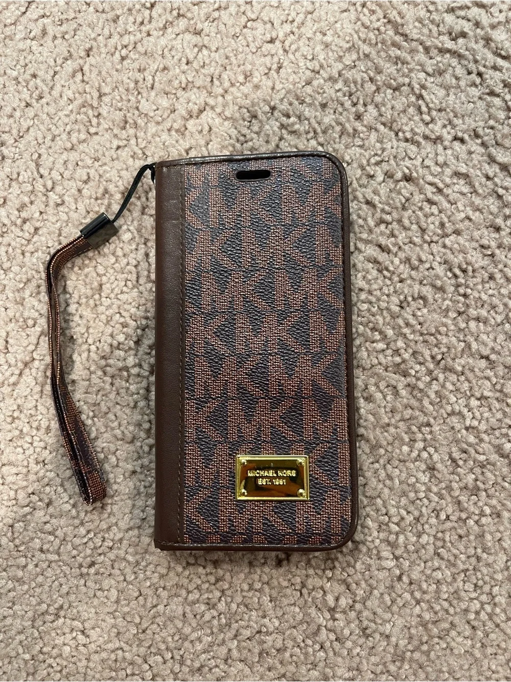 Classic Monogram Pattern PU Leather Magnetic Flip Phone Case